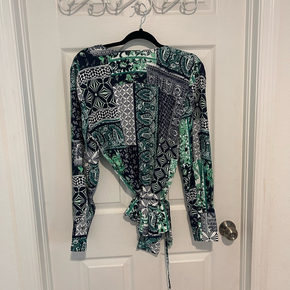NWT LOFT Green and Blue Patterned Wrap Blouse Size L - Picture 2 of 10